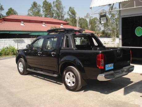Images (Pics) of new and used Double Cab Nissan Navara from Thailand's and Dubai's top new and used Nissan Navara Single, Extra and Double Cab dealer and exporter Sam Motors