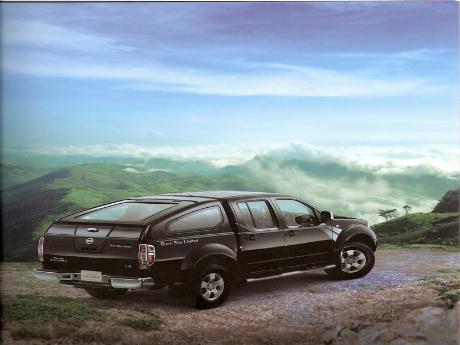 Images (Pics) of new and used Double Cab Nissan Navara from Thailand's and Dubai's top new and used Nissan Navara Single, Extra and Double Cab dealer and exporter Sam Motors